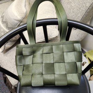 Harveys Seatbelt Shoulder Bag